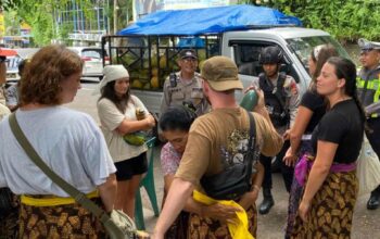 Jelang Nataru, Kawasan Wisata Senggigi Mulai Dipadati Pengunjung