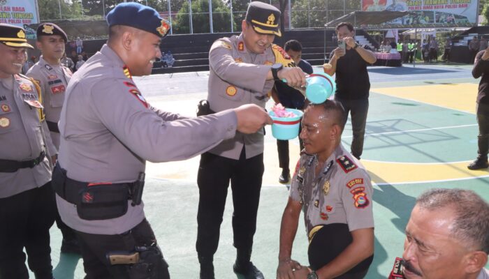 Kapolres Bima Kota Pimpin Upacara Korp Raport, 74 Personel Naik Pangkat