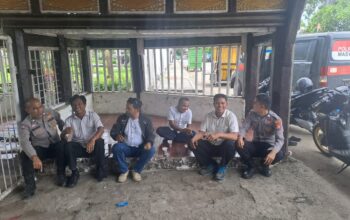 Sat Binmas Polres Bima Kota Laksanakan Giat Jumat Curhat di Kelurahan Paruga