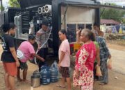 Pascabencana, Brimob Polda Sumut Penuhi Kebutuhan Air Bersih Warga di Desa Sibuluan Nauli