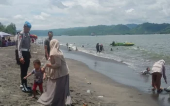 Waspada Cuaca Ekstrem, Polsek Lembar Jaga Keamanan Pantai Cemare