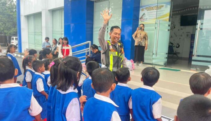 Polres Lombok Barat Kenalkan Disiplin Lantas ke Siswa TK