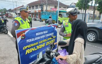 Satlantas Polres Lobar Edukasi Pengendara di Simpang Kediri