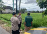 BHABINKAMTIBMAS DESA KESELET SAMBANGI LAHAN KETAHANAN PANGAN TANAMAN PADI