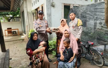 Aksi Satu Personel Satu Telur Polsek Kediri Sasar Balita Banyumulek