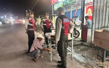 Antisipasi Perang Petasan, Sat Samapta Polres Lobar Edukasi Pedagang