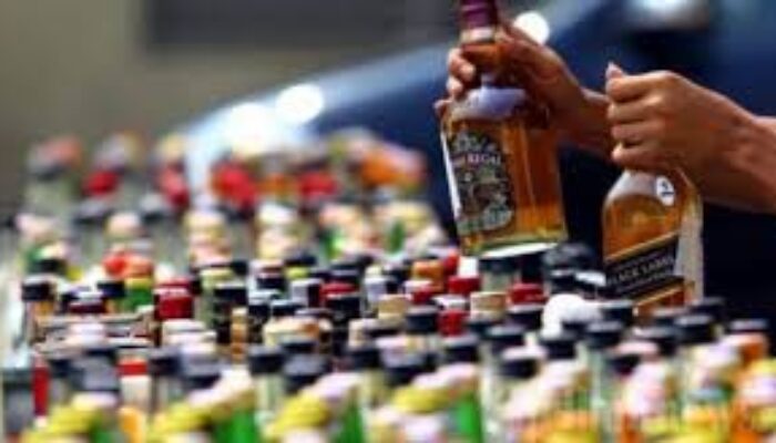 Menjelang Ramadhan 2026, Polda NTB Amankan Ratusan Botol Miras Ilegal di Batu Layar