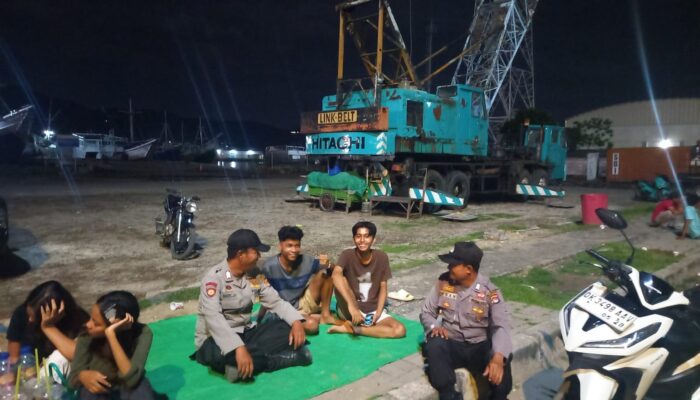 Patroli Rutin di Kawasan Pelabuhan Laut Bima, Polisi Himbau Kamtibmas Selama Ramadhan