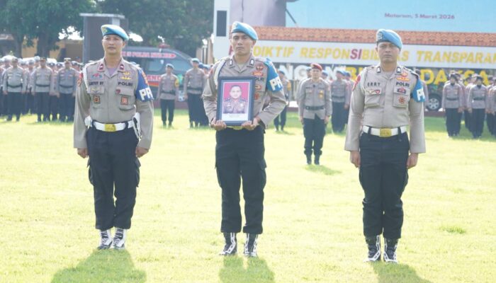 Kapolda NTB Pimpin Upacara Penghargaan dan PTDH, Tegaskan Komitmen Integritas di Tubuh Polri