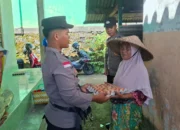 Wujud Kepedulian Polri, Polsek Sekotong Salurkan Bantuan Nutrisi Mantap bagi Warga Desa Sekotong Tengah