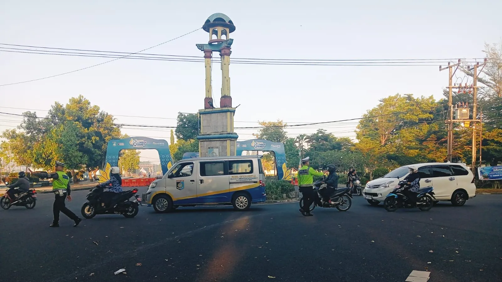 Sat Lantas Polres Lombok Barat Kawal Ketat Pengamanan Jalur Peringatan HUT Kabupaten ke-68