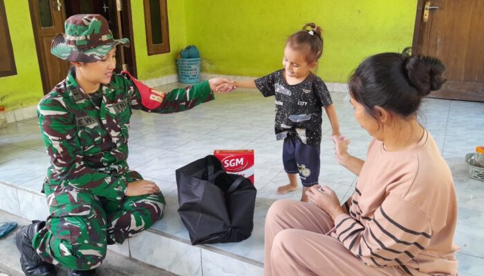 Kepedulian Babinsa Bantu Balita Stunting di Karang Bayan