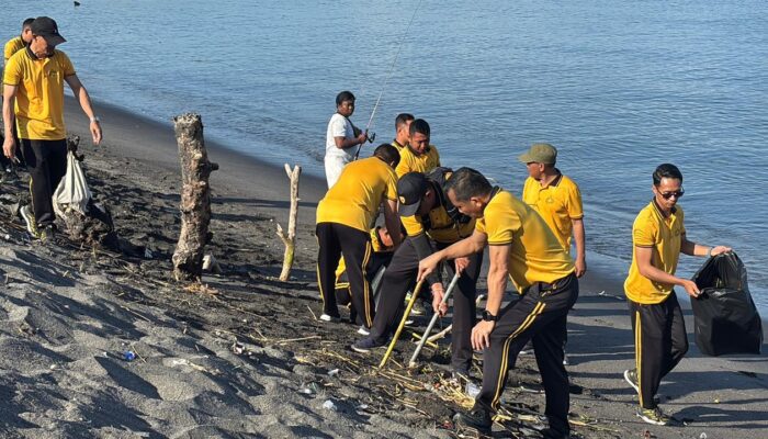 Pantai Cantik di Kota Mataram Jadi Sasaran Kegiatan Bersih Pantai