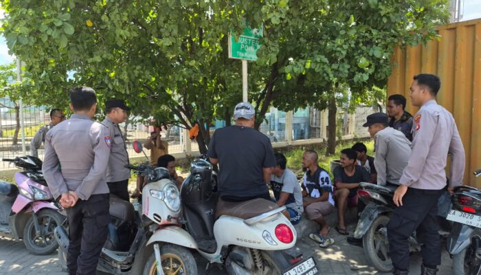 Sat Binmas Polres Bima Kota Gelar Jumat Curhat, Serap Aspirasi Warga di Kelurahan Tanjung