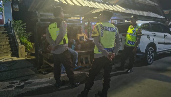 Patroli Dialogis Polsek Taliwang, Tekan Aksi Balap Liar dan Kenakalan Remaja di Malam Hari