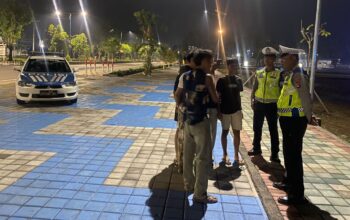 Satlantas Polres Lombok Barat Gencarkan Patroli Malam, Pastikan Kawasan Perkantoran Gerung Aman