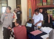 Polsek Sekotong Kawal Penyaluran KKS, Pastikan Ratusan Warga Prasejahtera Terima Haknya dengan Aman