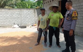 Bhabinkamtibmas Labuapi Dampingi Petani Jaga Ketahanan Pangan