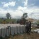 POLRES DOMPU DUKUNG KETAHANAN PANGAN, BHABINKAMTIBMAS DESA SANEO DAMPINGI PETANI JAGUNG DI WOJA