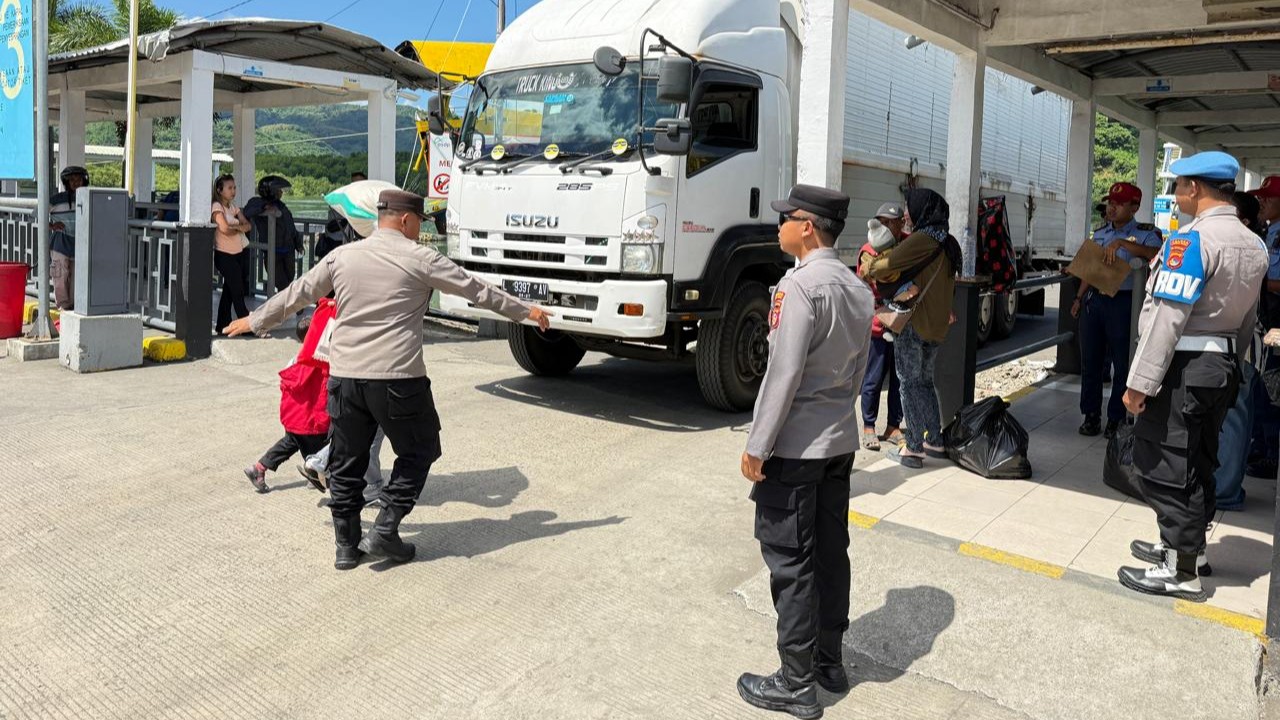 Polsek Kawasan Pelabuhan Lembar Amankan KMP Dharma Ferry IX