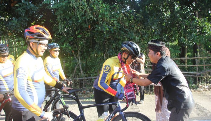 Polres Lombok Utara Gelar Gowes Kamtibmas dan Bakti Sosial di Desa Mumbul Sari