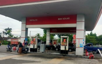 Polsek Kediri Pantau Distribusi BBM di SPBU Nyiur Gading