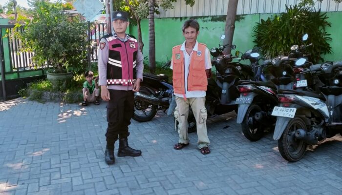 Patroli Areal Parkir PKM Bayan, Polsek Bayan Sampaikan Himbauan Kamtibmas