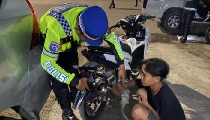 Patroli Blue Light dan Penertiban Knalpot Brong, Polres Bima Kota Ciptakan Kamseltibcar Lantas