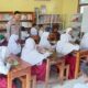 Polsek Sape Pantau Kegiatan Makan Bergizi Gratis di SDN Inpres 01 Naru