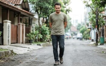 Jalan Kaki Tanpa Tujuan: Rahasia Sederhana Pria Menjinakkan Stres dan Overthinking