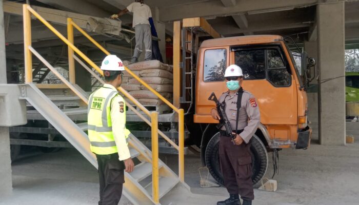 Ditpamobvit Polda NTB Perkuat Pengamanan Objek Vital, Pastikan Aktivitas Distribusi Semen Berjalan Aman