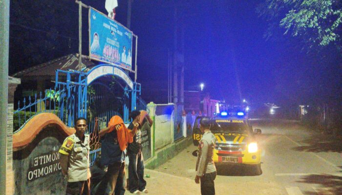 Polsek Langgudu Gelar Patroli Blue Light Cipkon, Antisipasi Gangguan Kamtibmas di Tiga Desa