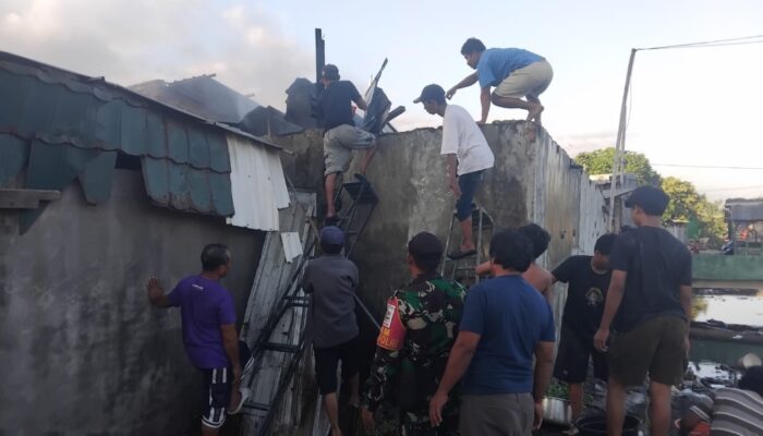 Semangat Kebersamaan Padamkan Kebakaran Rumah Warga Kelurahan Banjar