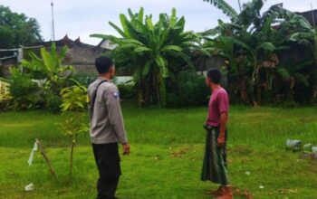 Polsek Batulayar Ajak Warga Senteluk Manfaatkan Lahan Kosong untuk Ketahanan Pangan