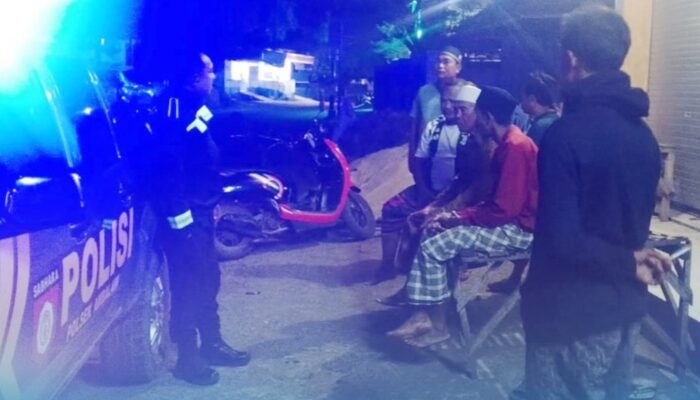 Polsek Ambalawi Gencarkan Patroli Blue Light, Perkuat Harkamtibmas yang Aman dan Kondusif