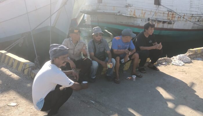 Patroli Rutin Polsek Kawasan Pelabuhan Laut Bima, Perkuat Keamanan dan Berikan Imbauan Kamtibmas kepada Masyarakat
