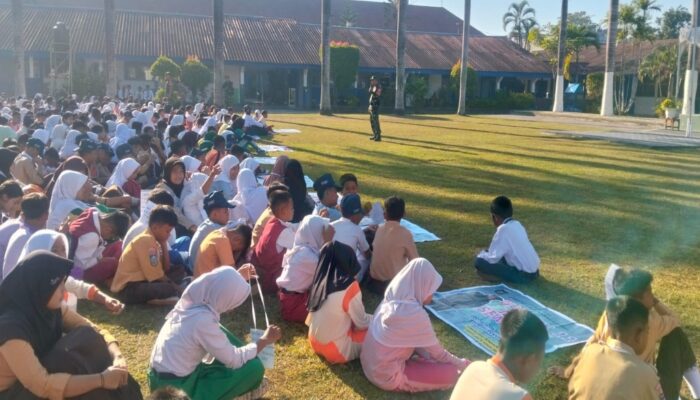 MPLS SMP 7 Mataram Diperkuat Materi Wasbang dan LKBB Babinsa