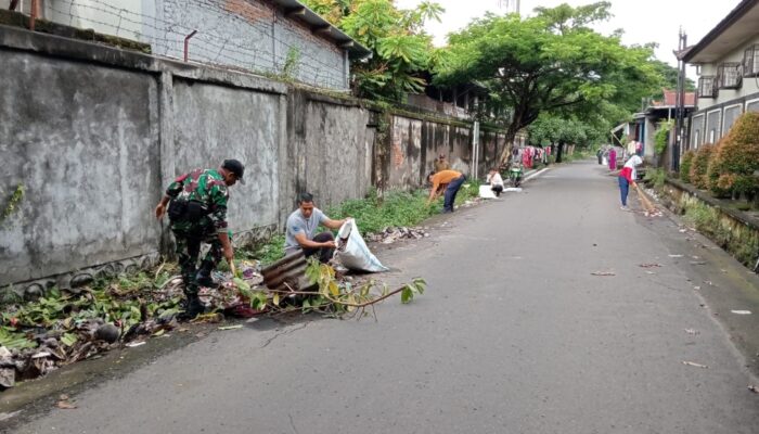 Sinergi Babinsa dan Warga Wujudkan Sapta Marga Bersih Asri
