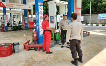 Pastikan Keamanan Warga, Polsek Lembar Gelar Patroli KRYD dan Imbauan Kamtibmas di Labuan Tereng