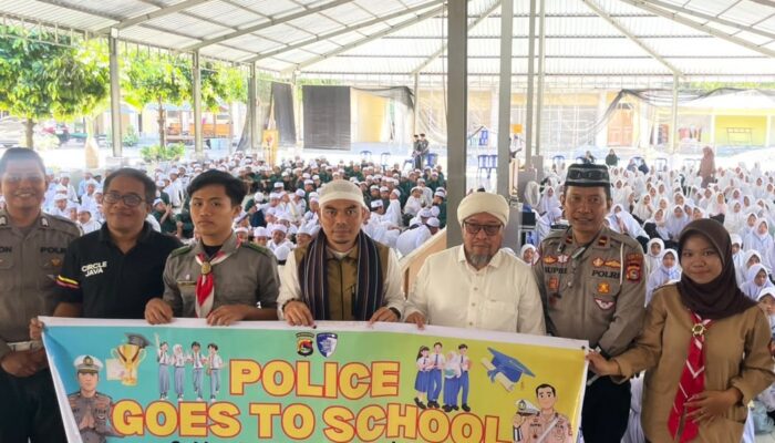 Satlantas Polres Lombok Barat Gelar Police Goes to School di Ponpes Darul Mustofa NW