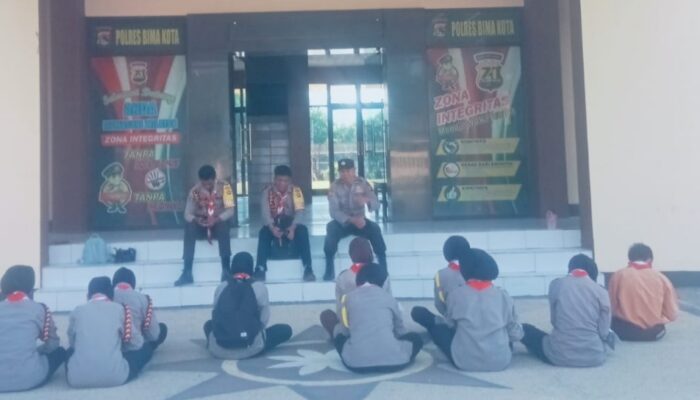 Sat Binmas Polres Bima Kota Berikan Pembinaan dan Pelatihan kepada Anggota Saka Bhayangkara
