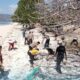 Polres Bima Kota Gelar Kerja Bakti Dukung Program ASRI Polda NTB di Pantai Pasir Putih Bajo Pulau