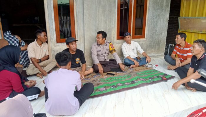 Jumat Curhat, Bhabinkamtibmas Kelurahan Sadia Ajak Warga Perangi Miras dan Narkoba Demi Kamtibmas Kondusif