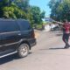 Polsek Bayan Gelar Pengaturan Rawan Siang di Jalan Raya Anyar, Himbau Keselamatan Berlalu Lintas
