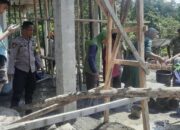 Patroli Sambang, Personel Polsek Monta Gotong royong Pembangunan Masjid Nurul Hidayah di Desa Waro
