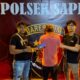 Team Opsnal Polsek Sape Ringkus Terduga Pelaku Pencurian HP di Desa Bugis