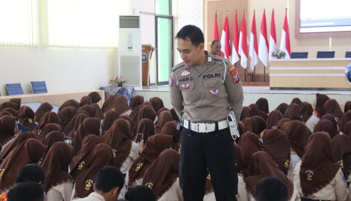Cetak Generasi Siap Kerja, SMKN 1 Tuban Kenalkan Program AI Kepada Ratusan Pelajar