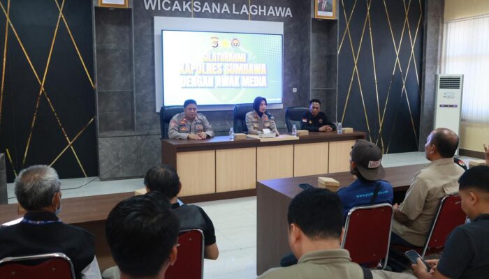 Perkuat Sinergitas dan Keterbukaan Informasi, Kapolres Sumbawa Gelar Silaturahmi Bersama Awak Media