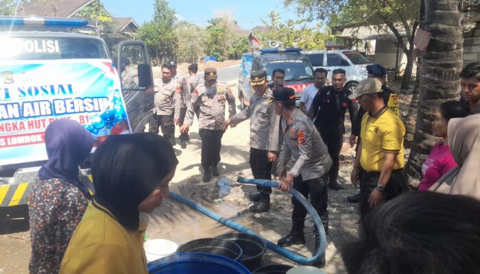 Polres Lombok Timur Salurkan Air Bersih untuk Warga Sekaroh, Bantu Atasi Krisis Air