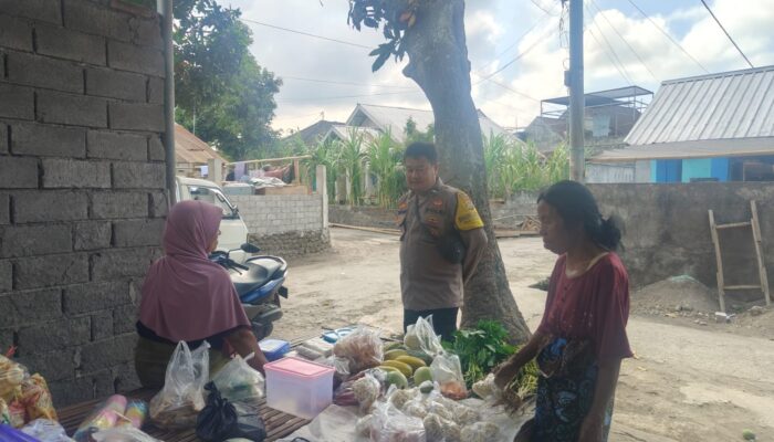 =Bhabinkamtibmas Desa Kerongkong Sambangi Warga, Ajak Bersama Jaga Kondusivitas Kamtibmas